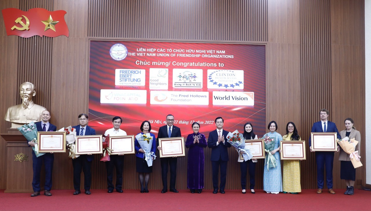 Vinh danh 37 tổ chức phi chính phủ nước ngoài có nhiều đóng góp cho sự phát triển của Việt Nam | Thời Đại