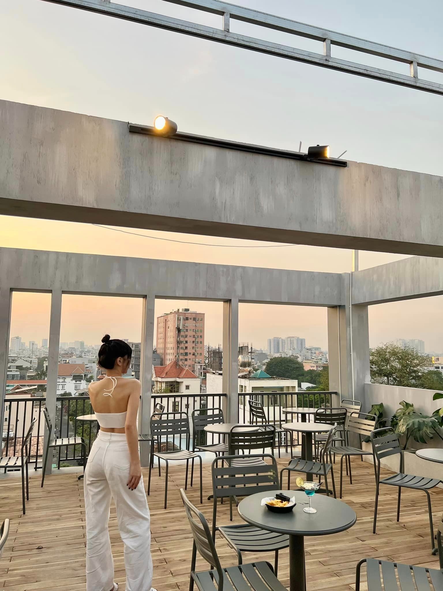 cafe rooftop anh 1
