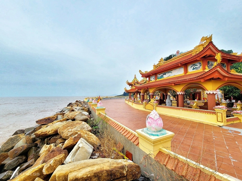 តំបន់ទេសចរណ៍ខាងវិញ្ញាណដ៏ល្បីល្បាញនៅ Do Son, Hai Phong