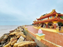 តំបន់ទេសចរណ៍ខាងវិញ្ញាណដ៏ល្បីល្បាញនៅ Do Son, Hai Phong