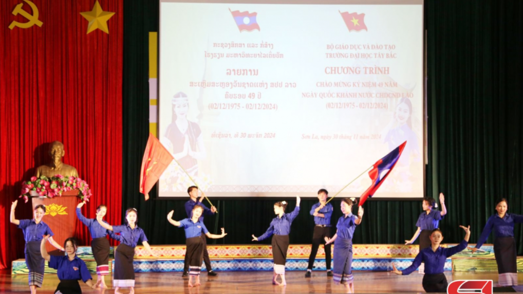 ទីក្រុង Hai Phong និងខេត្ត Son La បានរៀបចំការជួបប្រាស្រ័យទាក់ទងគ្នា ដើម្បីអបអរសាទរទិវាជាតិឡាវ