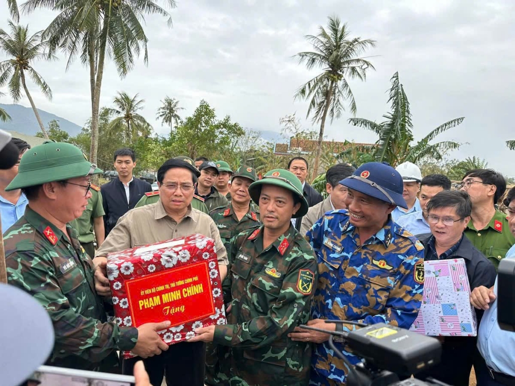 ជួយប្រជាជននៅតំបន់លិចទឹក