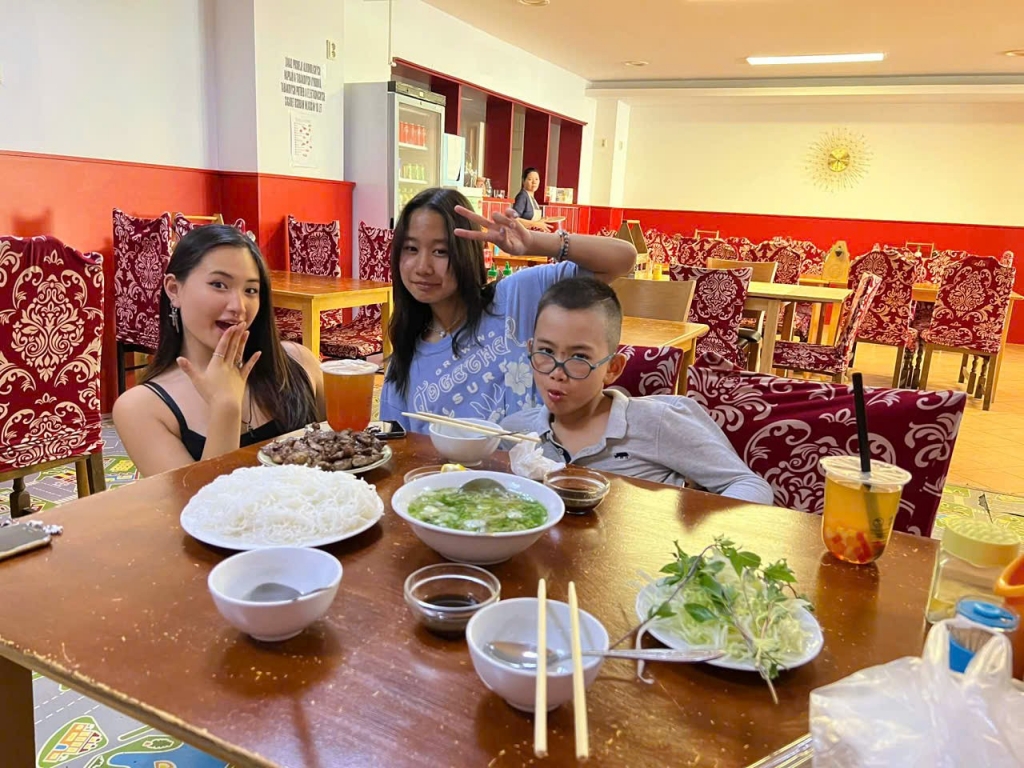 រក្សាភាសាវៀតណាមដើម្បីនិយាយជាមួយកូនៗរបស់អ្នកជាភាសាពេញលេញបំផុត រក្សាភាសាវៀតណាមដើម្បីនិយាយជាមួយកូនៗរបស់អ្នកជាភាសាពេញលេញបំផុត