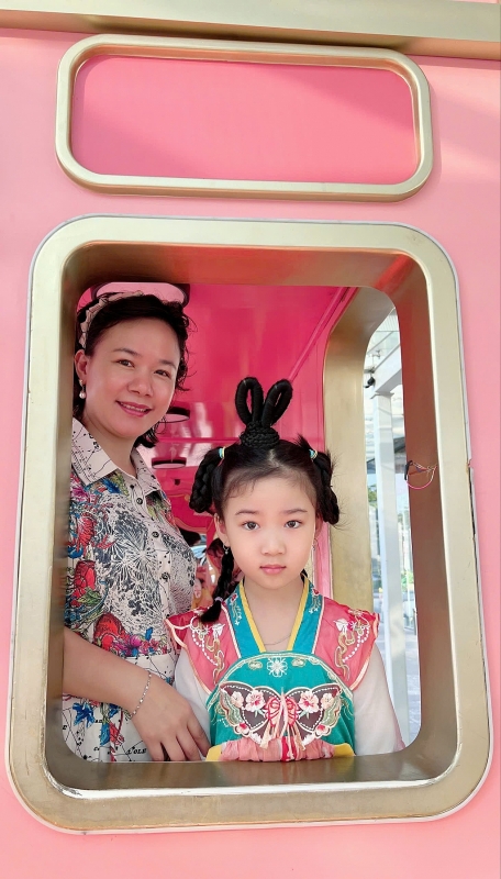 លោកវេជ្ជបណ្ឌិត Tra My បង្ហាញពីអាថ៌កំបាំងក្នុងការជួយកូនរបស់គាត់ឱ្យ «អាន និងសរសេរបានស្ទាត់ជំនាញ» ជាភាសាវៀតណាម លោកវេជ្ជបណ្ឌិត Tra My បង្ហាញពីអាថ៌កំបាំងក្នុងការជួយកូនរបស់គាត់ឱ្យ