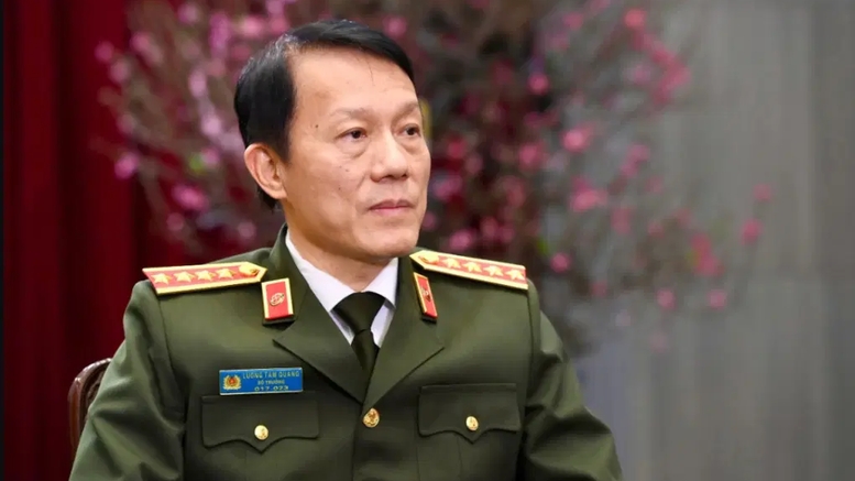 នគរបាលប្រជាជនគឺជា «ក្រុមដែលមានវិន័យល្អបំផុត ស្មោះត្រង់បំផុត និងជិតស្និទ្ធបំផុតជាមួយប្រជាជន» ដែលរួមចំណែកដល់ការសម្រេចបាននូវគោលដៅយុទ្ធសាស្ត្ររបស់បក្សដោយជ