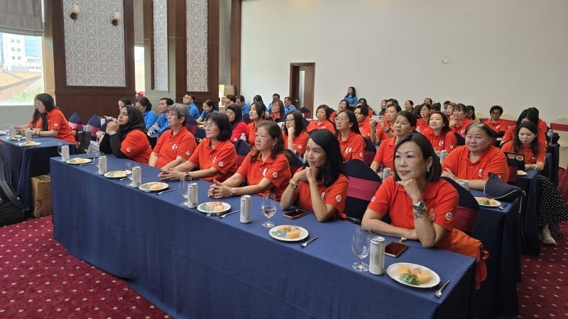 សហជីពនៅទីក្រុងហូជីមិញ និងសិង្ហបុរីចែករំលែកគំរូសម្រាប់ការថែទាំកម្មករស្រី