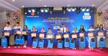 សិស្ស​២​នាក់​ទទួល​បាន​រង្វាន់​ថ្នាក់​ជាតិ​ក្នុង​ការ​ប្រលង​ “គំនិត​ផ្តួច​ផ្តើម​ធានា​សណ្តាប់​ធ្នាប់​សាលា​លើ​ការ​ទប់​ស្កាត់​អំពើ​ហិង្សា​ក្នុង​សាលា​និង​ពល