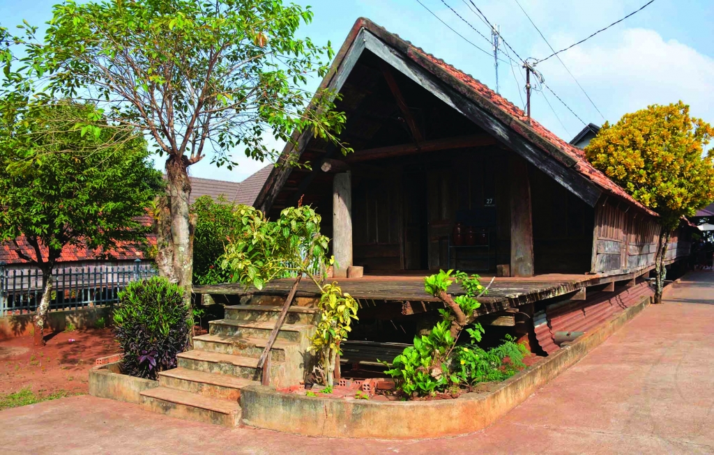 ភូមិ អាកូ យ៉្ហុង លក្ខណៈដ៏ស្រស់ស្អាតរបស់ជនជាតិ អេដេ នៅចំកណ្តាលទីក្រុង
