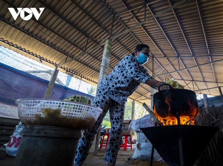 អញ្ជើញទៅទស្សនាភូមិ Ha Cang ដើម្បីស្វែងយល់មុខរបរធ្វើដំណាប់ខ្ញី Hue
