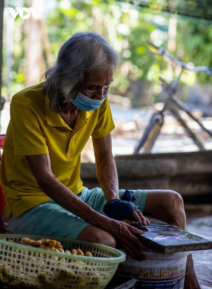 អញ្ជើញទៅទស្សនាភូមិ Ha Cang ដើម្បីស្វែងយល់មុខរបរធ្វើដំណាប់ខ្ញី Hue
