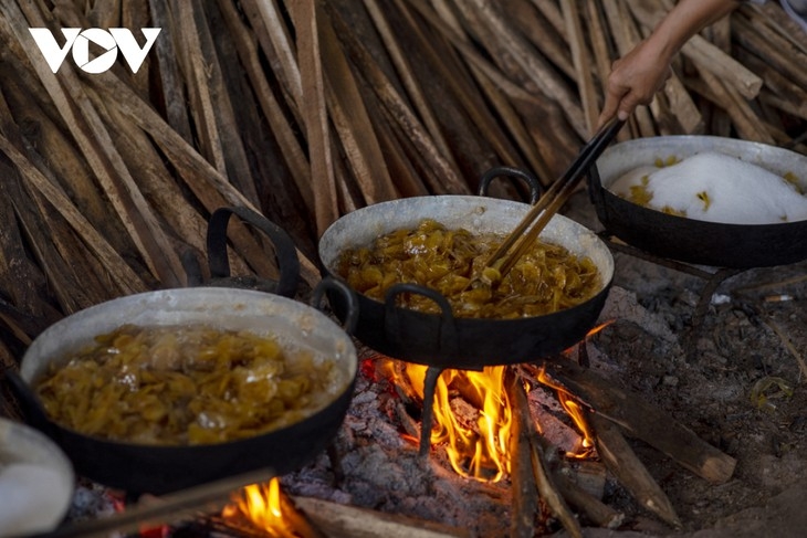 អញ្ជើញទៅទស្សនាភូមិ Ha Cang ដើម្បីស្វែងយល់មុខរបរធ្វើដំណាប់ខ្ញី Hue