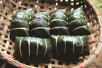 នំបាញ់ជឹងខ្មៅ របស់បងប្អូនបណ្តាជនជាតិខេត្ត ឡាវកាយ