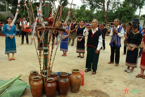 វៀតណាម៖ ជនជាតិ Xo Dang និងសម្រស់នៃពិធីបុណ្យអំណរស្រូវថ្មី