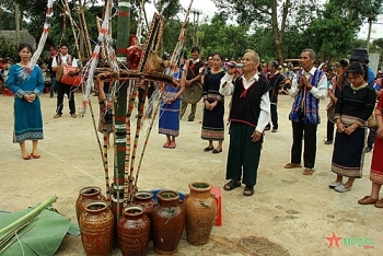 ជនជាតិ Xo Dang និងសម្រស់នៃពិធីបុណ្យអំណរស្រូវថ្មី