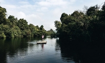 «ជិះក្បូនតាមស្ទឹង» ជាសេវាកម្មទេសចរណ៍ថ្មីនៅផ្ទះស្នាក់ចម្ការព្រៃ ក្នុងស្រុកថ្មបាំង