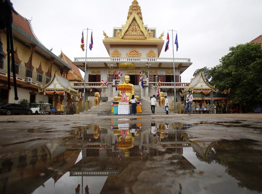 បាំមួយជំនាន់នៃគ្រួសាររបស់ខ្ញុំរស់នៅព្រះរាជាណាចក្រកម្ពុជាហើយ ប៉ុន្តែគ្មានពិធីបុណ្យចូលឆ្នាំខ្មែរណាអុផ្សុកដូចឆ្នាំនេះទេ