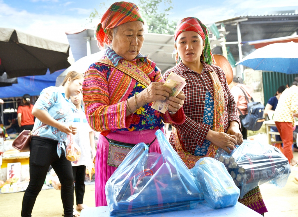 អត្តសញ្ញាណនៃផ្សារណាត់ Hung Loi