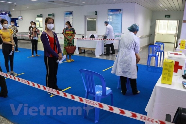 Bệnh viện Chợ Rẫy-Phnom Penh hỗ trợ khẩn việc tiêm vaccine COVID-19