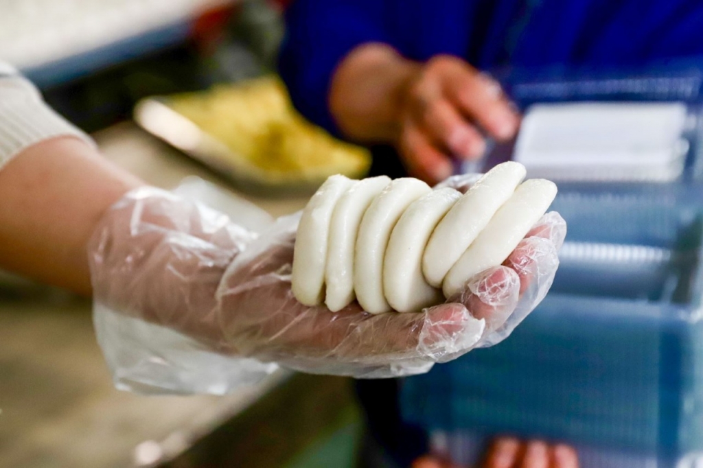 នំ giay បុកដោយដៃ ដែលត្រូវបានគេស្គាល់ថាជាផលិតផលពិសេសរបស់ខេត្ត Phu Tho