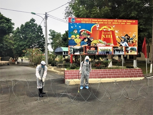ខិតខំប្រឹងប្រែងបំរើអ្នកកំពុងធ្វើចត្តាឡីស័កនៅមណ្ឌលចត្តាឡីស័ក ខិតខំប្រឹងប្រែងបំរើអ្នកកំពុងធ្វើចត្តាឡីស័កនៅមណ្ឌលចត្តាឡីស័ក