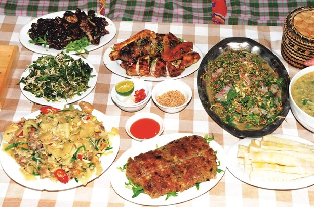 មុខម្ហូបដ៏ល្អឯកផ្សេងៗ ដែលកែច្នៃពីផ្កាជើងគោ