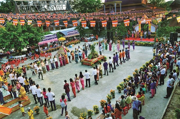 ជនជាតិ ខ្មែរ ណាមបូ រីករាយពិធីបុណ្យចូលឆ្នាំថ្មី