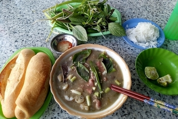 ហាងលក់បបរសាច់គោហូបជាមួយនំបញ្ចុក ដែលបានលក់ក្នុងរយៈពេល ២០ ឆ្នាំ នៅខេត្ត An Giangបានពិសារម្តងហើយចាំរហូត