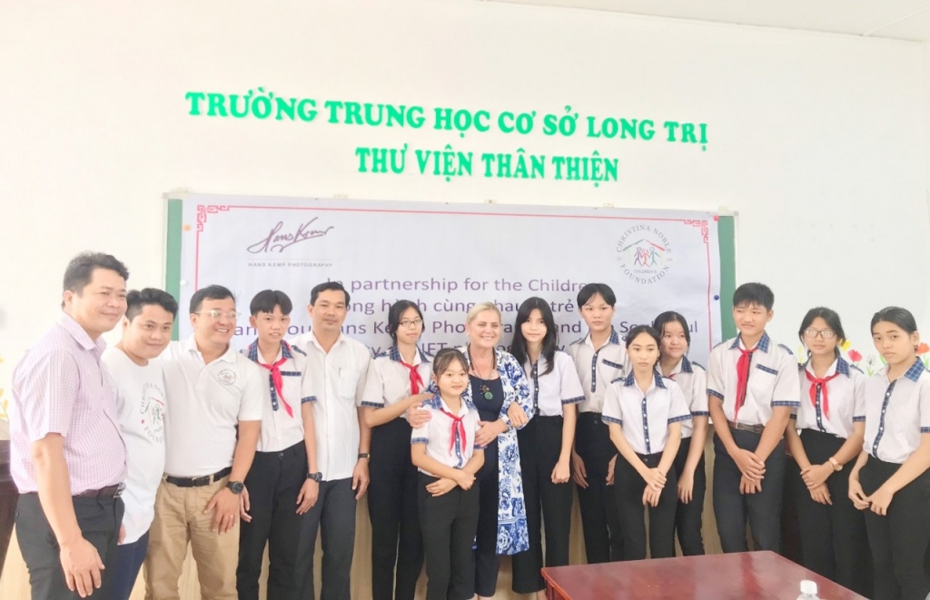 ខេត្ត Hau Giang៖ បើកឲ្យដំណើរការបណ្ណាល័យបៃតងចំនួន ២ ដែលឧបត្ថម្ភដោយ Christina Noble Children's Foundation/អង់គ្លេស
