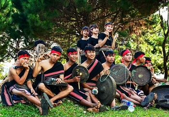អភិរក្ស “លំហវប្បធម៌គងឃ្មោះនៅតំបន់ Tay Nguyen”