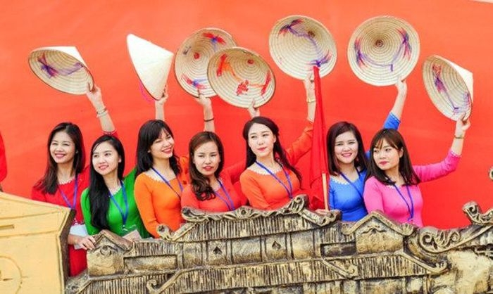 តំណាងក្រុមប្រឹក្សាប្រជាជនគ្រប់ជាន់ថ្នាក់ជាស្ត្រី ៣០% ដែលជាសក្ខីភាពបញ្ជាក់ពីសមភាពយេនឌ័រនៅប្រទេសវៀតណាម តំណាងក្រុមប្រឹក្សាប្រជាជនគ្រប់ជាន់ថ្នាក់ជាស្ត្រី ៣០% ដែលជាសក្ខីភាពបញ្ជាក់ពីសមភាពយេនឌ័រនៅប្រទេសវៀតណាម