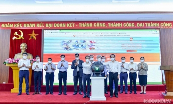 អាណិកជនវៀតណាមបន្តជួយឧបត្ថម្ភជាង ១ ពាន់លានដុងសម្រាប់ការបង្ការទប់ស្កាត់ការរីករាលដាលនៃជំងឺរាតត្បាតកូវីដ ១៩