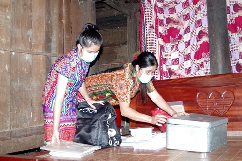 និស្សិតនារីជនជាតិ Chut ដំបូងបង្អស់ប្រឡងជាប់ចូលសាកលវិទ្យាល័យ