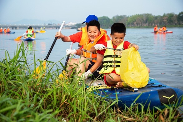 អង្គការ WWF វៀតណាមបានបរិច្ចាគប្រាក់ជាង ៦៥ ពាន់លានដុងដល់គម្រោងកាត់បន្ថយកាកសំណល់ប្លាស្ទិចនៅភាគកណ្តាល
