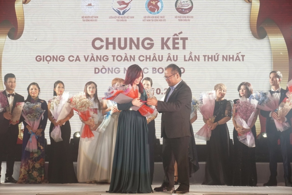 តន្ត្រី Bolero តភ្ជាប់សហគមន៍វៀតណាមនៅអឺរ៉ុប តន្ត្រី Bolero តភ្ជាប់សហគមន៍វៀតណាមនៅអឺរ៉ុប