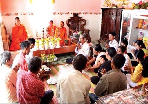គ្រូអាចារ្យ - ស្ពានចម្លងវប្បធម៌នៃសហគមន៍ ខ្មែរ នៅតំបន់ណាមបូ