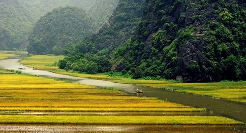 តាំងពិព័រណ៍អំពីបេតិកភណ្ឌនិងរមណីយដ្ឋានវៀតណាមនៅខេត្ត Ninh Binh