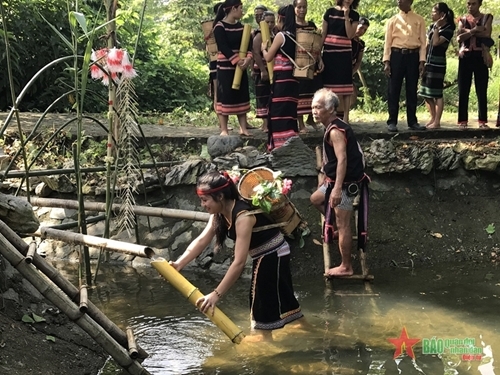 ពិធីបុណ្យអំណរស្រូវថ្មីរបស់ជនជាតិ Xo Dang