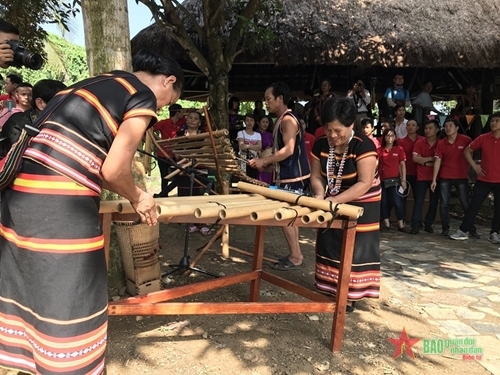 ពិធីបុណ្យអំណរស្រូវថ្មីរបស់ជនជាតិ Xo Dang ពិធីបុណ្យអំណរស្រូវថ្មីរបស់ជនជាតិ Xo Dang