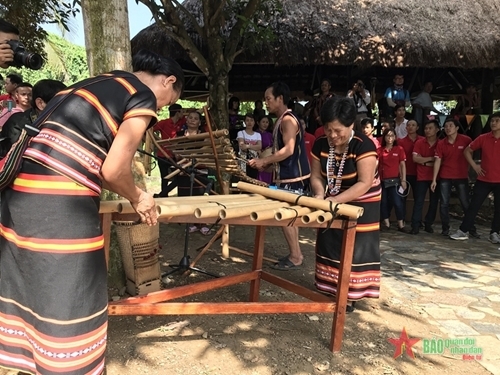 ពិធីបុណ្យអំណរស្រូវថ្មីរបស់ជនជាតិ Xo Dang