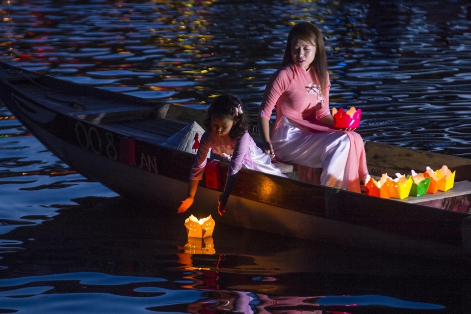 ទីក្រុង Hoi An ជាប់ចំណាត់ថ្នាក់កំពូលនៃពិធីបុណ្យចង្កៀងគោមពិភពលោកចំនួន ៧