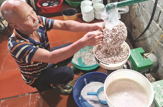 ហ្វើពណ៌ផ្កាឈូក - ម្ហូបអាហារពិសេសនៃខេត្ត ឡាវកាយ