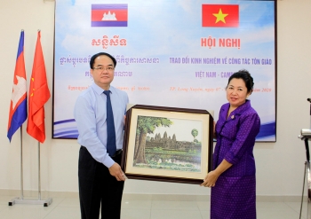 វៀតណាមនិងកម្ពុជាផ្លាស់ប្តូរបទពិសោធន៍ស្តីពីកិច្ចការសាសនា
