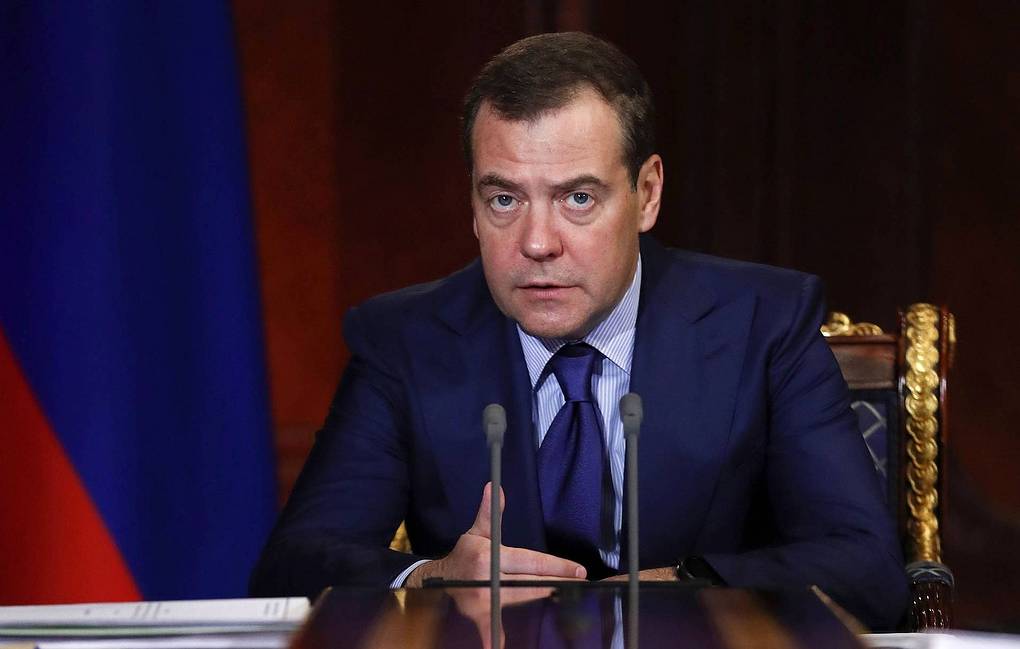 នាយករដ្ឋមន្ត្រីរុស្ស៊ី លោក Dmitry Medvedev ប្រកាសលាលែងចេញពីតំណែង