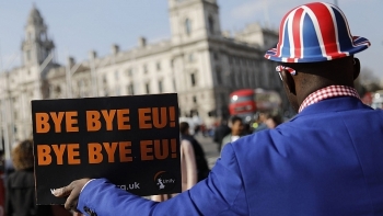 សភាអឺរ៉ុបអនុម័ត Brexit