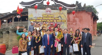 ទីក្រុង Hoi An ទទួលស្វាគមន៍ភ្ញៀវទេសចរដំបូងបង្អស់នៅឆ្នាំថ្មី ឆ្នាំសកល ២០២១