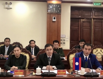 ស្ថានទូតឡាវប្រចាំនៅវៀតណាម VUFO និងសមាគមមិត្តភាពវៀតណាម - ឡាវអញ្ជើគមកទស្សនាបញ្ជាការដ្ឋានទីក្រុងហាណូយ