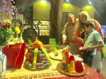 បុណ្យចូលឆ្នាំថ្មីប្រពៃណីវៀតណាមនៅតាមដងផ្លូវបុរាណនៃទីក្រុងហាណូយ