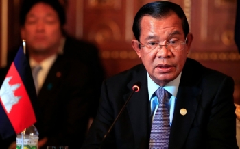 ប្រទេសកម្ពុជាបានទទួលវ៉ាក់សាំងការពារ COVID-១៩  ពីប្រទេសចិន សម្តេចតេជោ ហ៊ុន សែន នាយករដ្ឋមន្ត្រីនៃកម្ពុជានឹង ចាក់វ៉ាក់សាំងដែលជំនួយរបស់ចិនមុនគេ