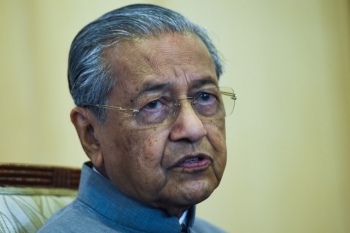 លោក Mahathir Mohamad  លាលែងពីតំណែងនាយករដ្ឋមន្ត្រីម៉ាឡេស៊ី ក្រោយសម្ព័ន្ធភាពប្រេះឆា