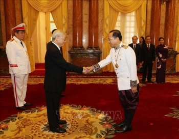 លោកអគ្គលេខាបក្ស ប្រធានរដ្ឋ  Nguyen Phu Trong អនុញ្ញាតឲ្យឯកអគ្គរដ្ឋទូត ឯកអគ្គរាជទូតថ្មី ចូលជូនសារតាំង